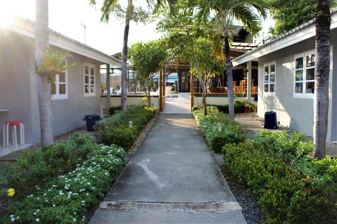 1715 House - White Rhino Hotel Rawai Exterior photo
